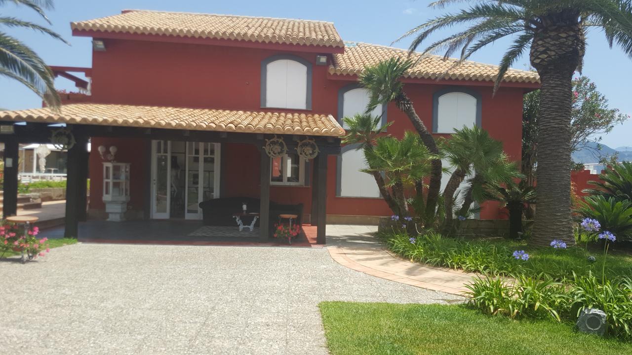 Bed and Breakfast I Giardini Di Giano Торре-Фаро Экстерьер фото