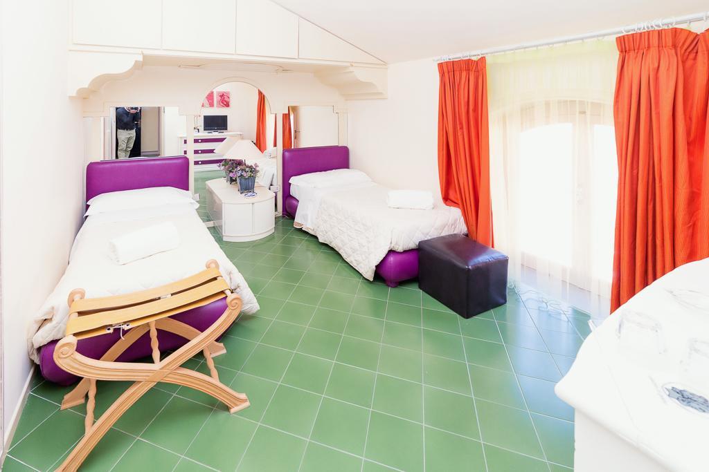 Bed and Breakfast I Giardini Di Giano Торре-Фаро Экстерьер фото