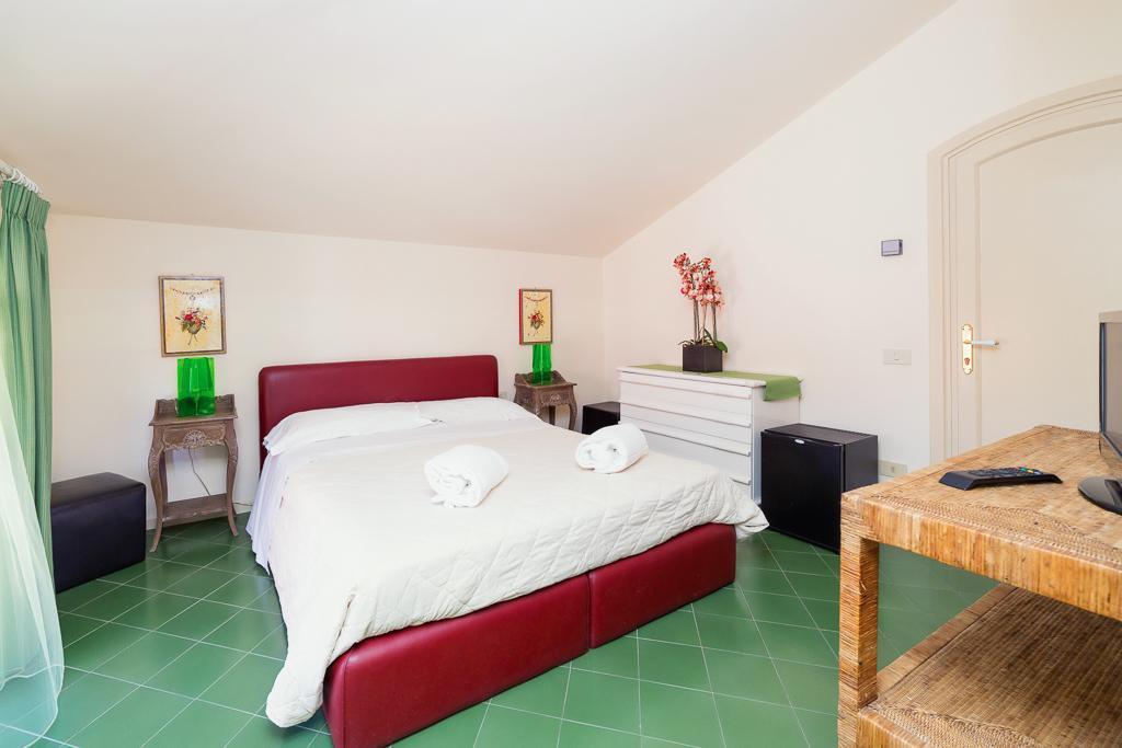 Bed and Breakfast I Giardini Di Giano Торре-Фаро Экстерьер фото