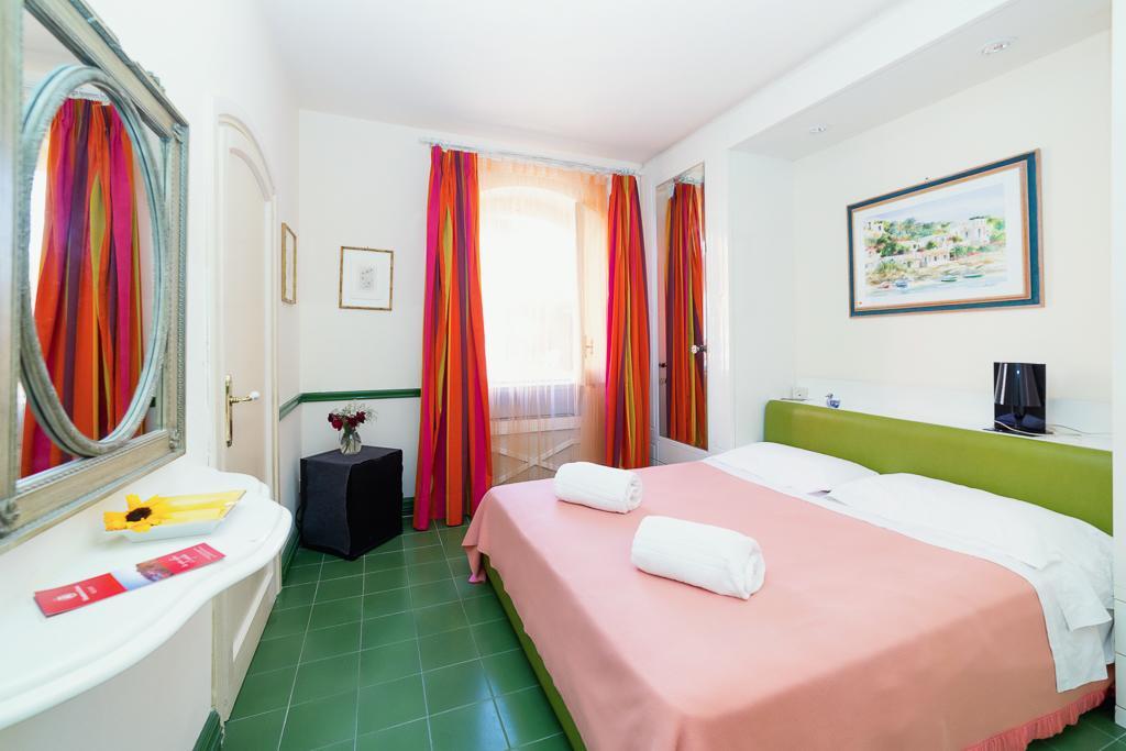 Bed and Breakfast I Giardini Di Giano Торре-Фаро Экстерьер фото