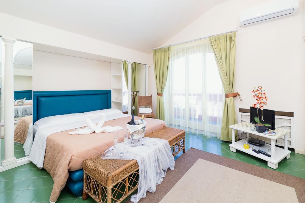 Bed and Breakfast I Giardini Di Giano Торре-Фаро Экстерьер фото
